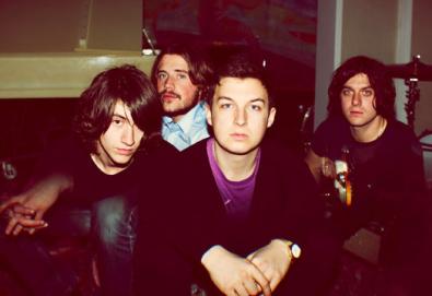 Arctic Monkeys direto para o topo