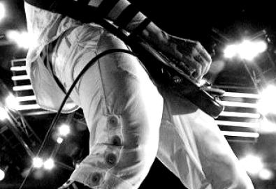 Billy Corgan, vocalista do Smashing Pumpkins, desmaia durante show nos EUA