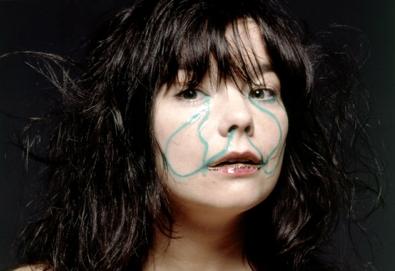 "Moon" é o novo vídeo de Björk