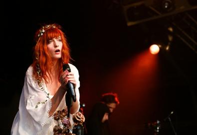 "Ainda estou aprendendo a cantar", diz líder do Florence & The Machine