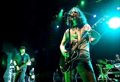 Soundgarden divulga faixa inédita após 15 anos; ouça aqui "Live To Rise"