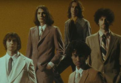 Vídeo: The Strokes — “Bad Decisions”