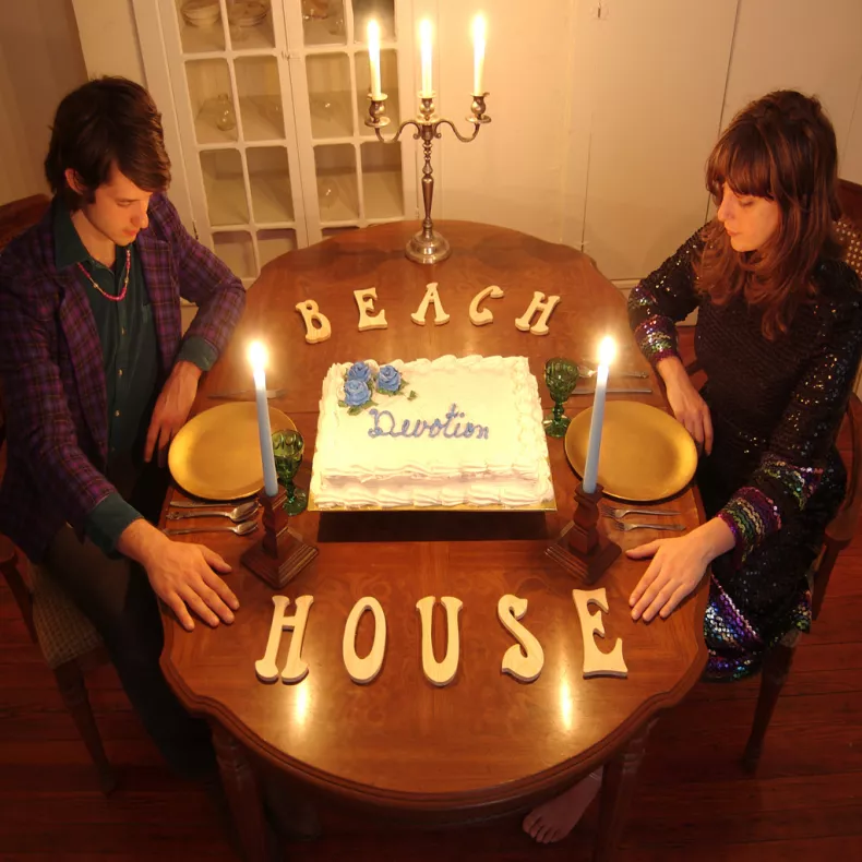 BEACH HOUSE - Devotion