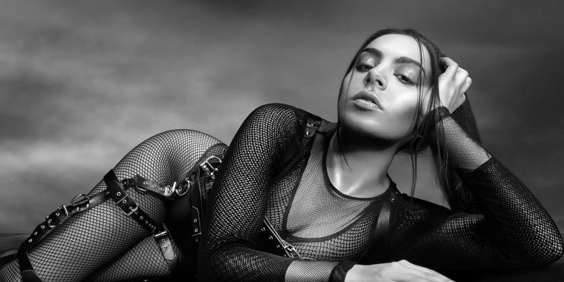 Charli XCX lança vídeo para a música