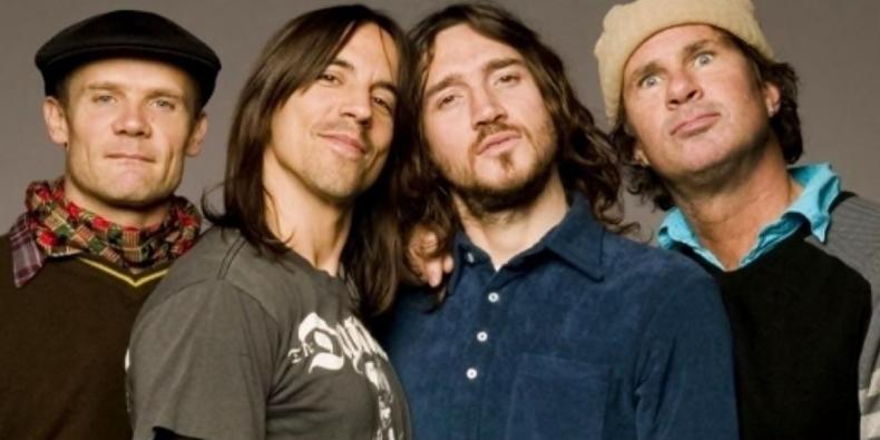 Red Hot Chili Peppers anuncia volta de John Frusciante