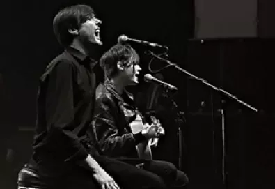 Brett Anderson pretende escrever novo álbum do Suede | MuzPlay