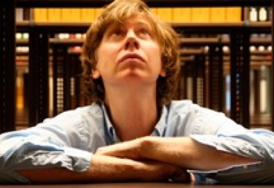 Thurston Moore, guitarrista do Sonic Youth, lança novo álbum produzido por Beck