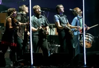 "A forma como lidam com o seu trabalho me dá nojo" diz Vicent Moon sobre o Arcade Fire