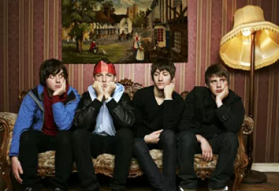 Arctic Monkeys disponibiliza novas músicas no You Tube