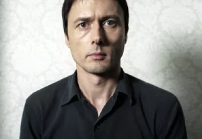 Ex-vocalista do Suede prepara novo álbum solo