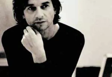 Depeche Mode cancela shows e vocalista é operado