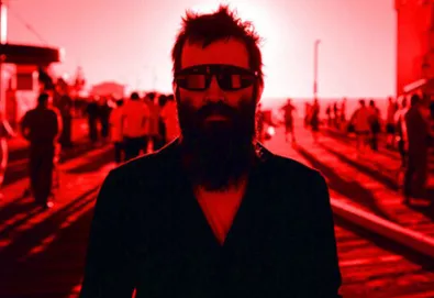 Eels retorna com vídeo assustador