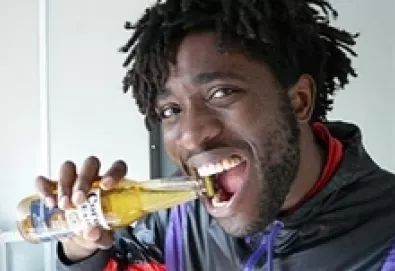 Vocalista do Bloc Party contará memórias eróticas em seu primeiro livro