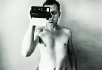 Manic Street Preachers divulga novo single de "Postcards From A Young Man"