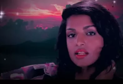 Vídeo: M.I.A. lança vídeo para a música "XXXO"; confira