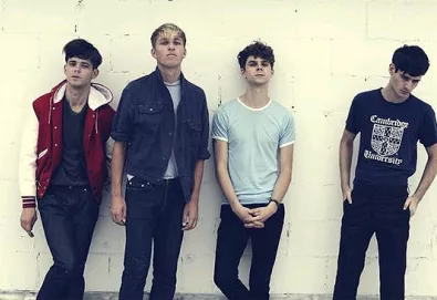 The Drums perde guitarrista