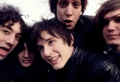 Novo álbum dos Strokes chama-se "Angles"; primeiro single será "Undercover of Darkness"