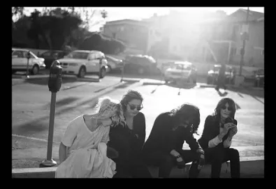 Vídeo - Warpaint com "Undertow"