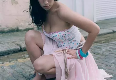 A cantora Amy Winehouse morre aos 27 anos