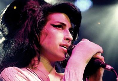 Amy Winehouse morreu por excesso de álcool