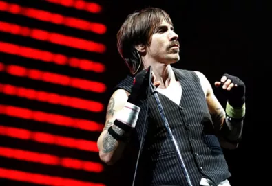 Red Hot Chili Peppers divulga título e data do novo álbum; primeiro single sai em julho