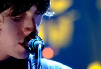 Arctic Monkeys apresenta mais duas faixas de "Suck It And See" na TV britânica; assista aqui