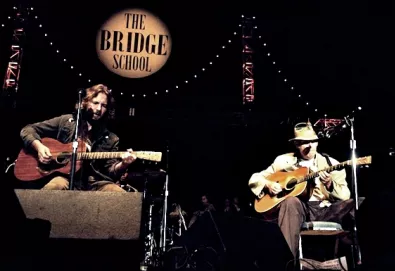 25º Bridge School Benefit reúne Neil Young, Eddie Vedder, Arcade Fire, Beck, entre outros