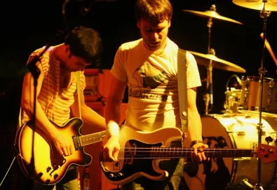 The Cribs quer trabalhar com produtor do Queen e David Bowie no próximo disco