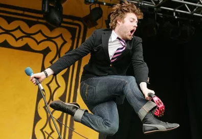 "Little Shocks" é a nova música do Kaiser Chiefs; veja o vídeo