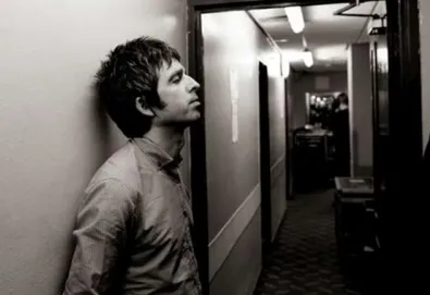 Noel Gallagher divulga vídeo de "If I Had A Gun"