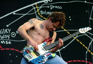 Red Hot Chili Peppers confirma show em São Paulo; Foals será a banda de abertura