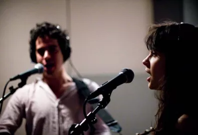 She & Him divulga tracklist de seu álbum natalino; ouça aqui "The Christmas Waltz"