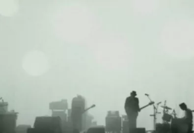 Sigur Rós divulga mais detalhes de "Inni"; registro foi feito em filme e será lançado em álbum duplo ao vivo