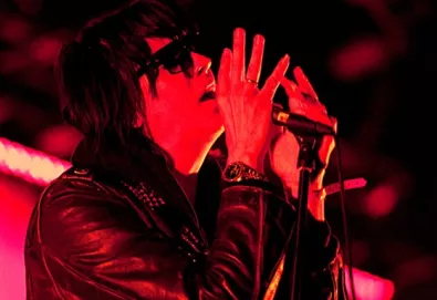 Strokes divulga mais um vídeo de "Angles"; assista "Taken for a Fool"