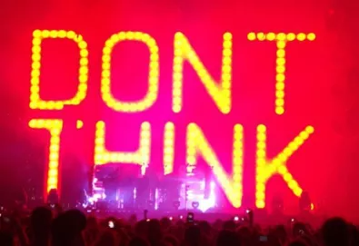 "Don't Think" traz Chemical Brothers ao vivo no Japão; material será lançado em CD/DVD