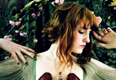 Florence and the Machine interpreta "You’ve Got the Love" em um Zoológico abandonado