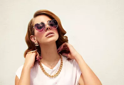Lana Del Rey divulga tracklist de "Born To Die"