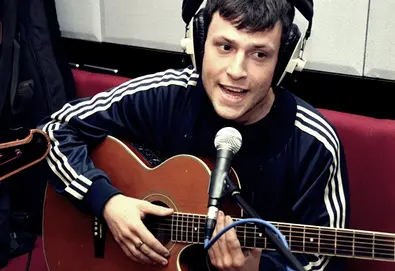 The Maccabees rumo ao topo das paradas britânicas