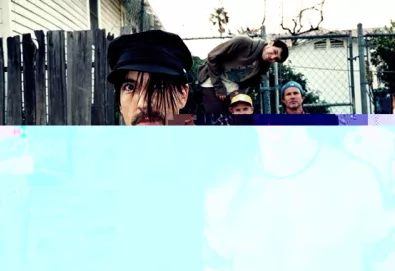 Red Hot divulga novo vídeo; assista "Look Around"