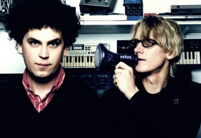 Simian Mobile Disco anuncia novo trabalho