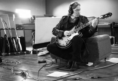 O ex-R.E.M. Peter Buck lança o seu primeiro álbum solo
