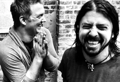 Dave Grohl participará do próximo álbum do Queens Of The Stone Age