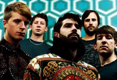 Foals divulga primeiro vídeo de "Holy Fire"; veja "Inhaler"