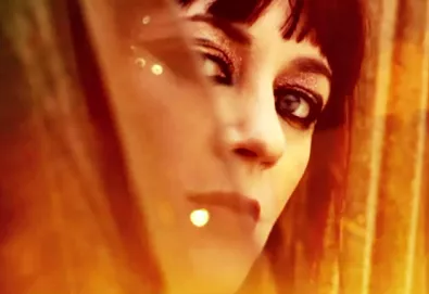 Vocalista do Ladytron em carreira solo