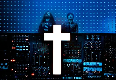 Justice retorna com novo álbum ao vivo
