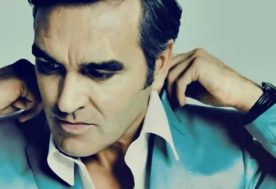 Morrissey celebra 25 anos de carreira com novo DVD; lançamento será nas salas de cinema