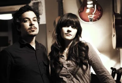 She & Him celebram o Natal com "Baby, It's Cold Outside"
