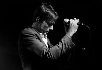 Suede prestes a finalizar novo disco