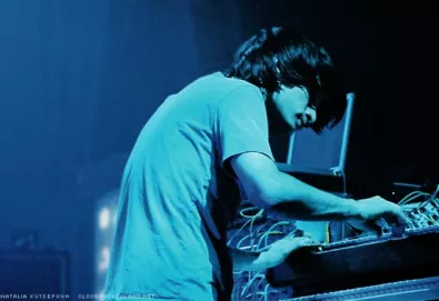 Jonny Greenwood, guitarrista do Radiohead, disponibiliza novo álbum para audição
