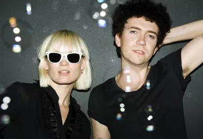 Raveonettes tem novo EP; ouça o primeiro single "Night Comes Out"